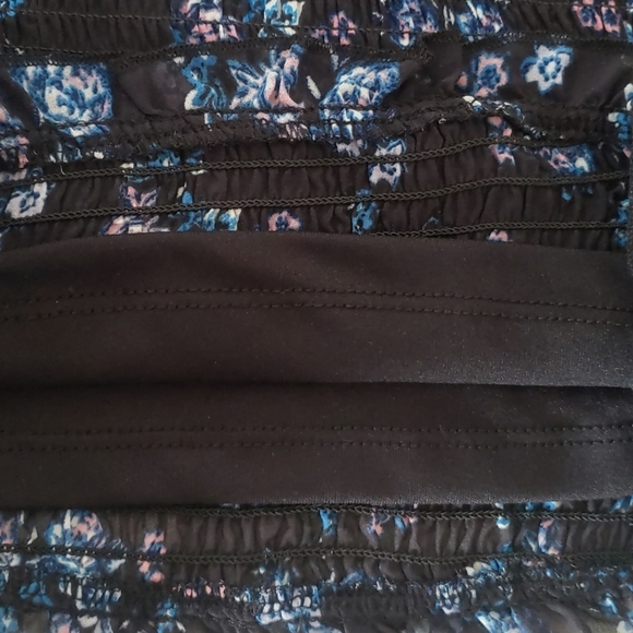 Wild Fable Floral Print Smocked Top Women’s Sz Medium Boho Hippie - Picture 5 of 6